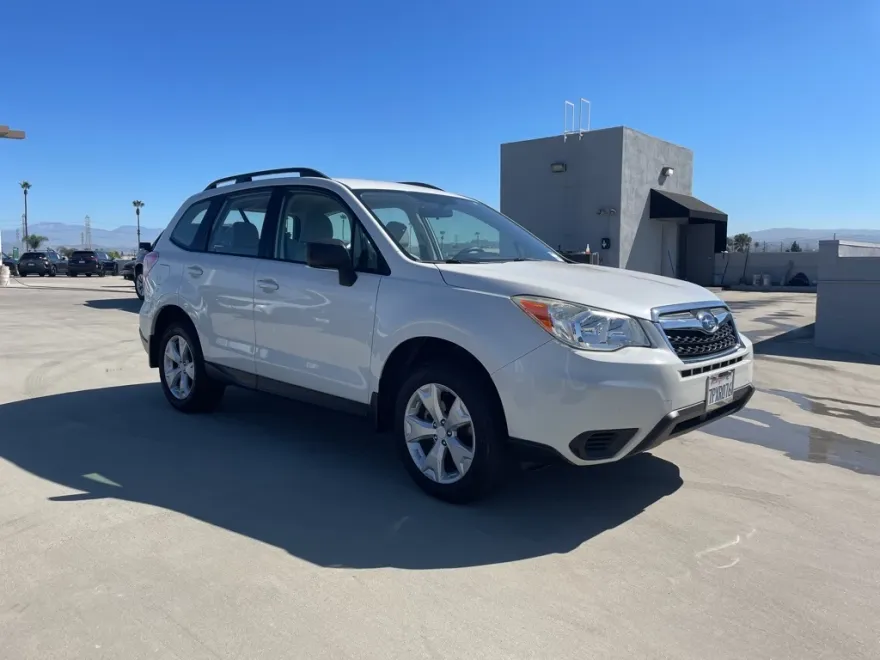 2016 Subaru Forester 2.5i photo 1