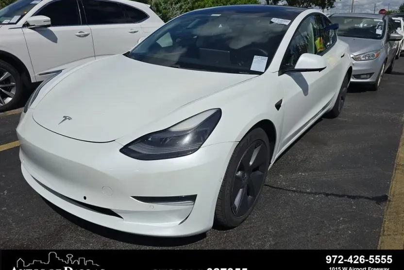 2021 Tesla Model 3 Standard Range Plus photo 1