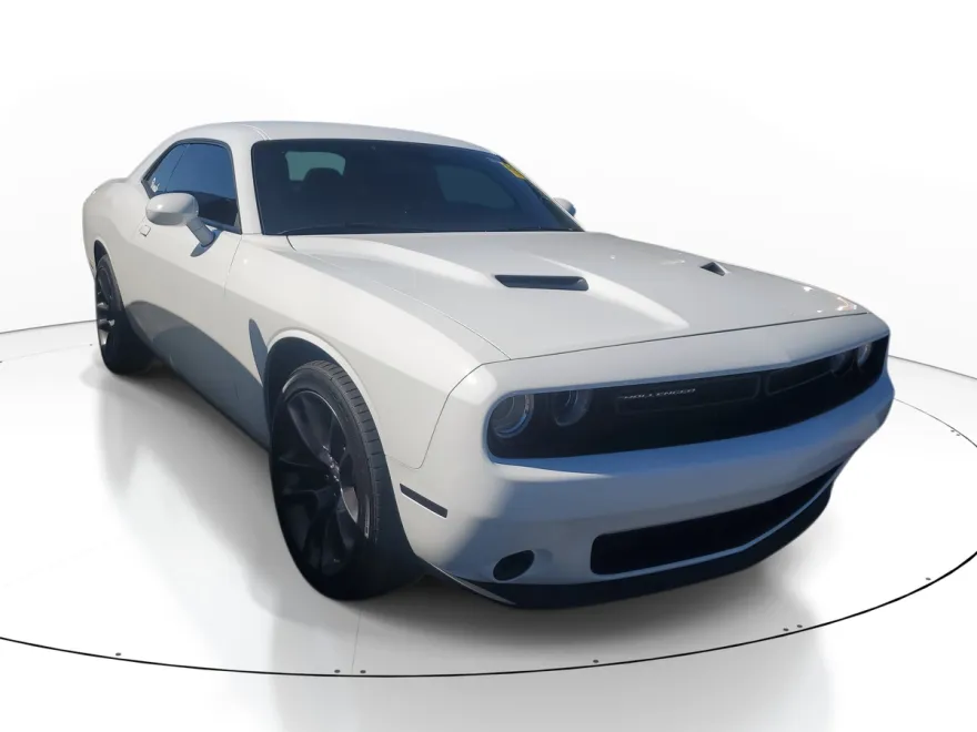 2021 Dodge Challenger SXT photo 1