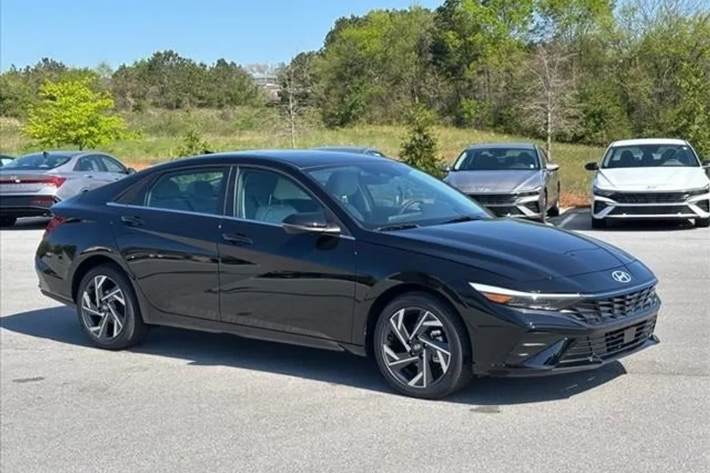 2025 Hyundai Elantra Hybrid Limited photo 1