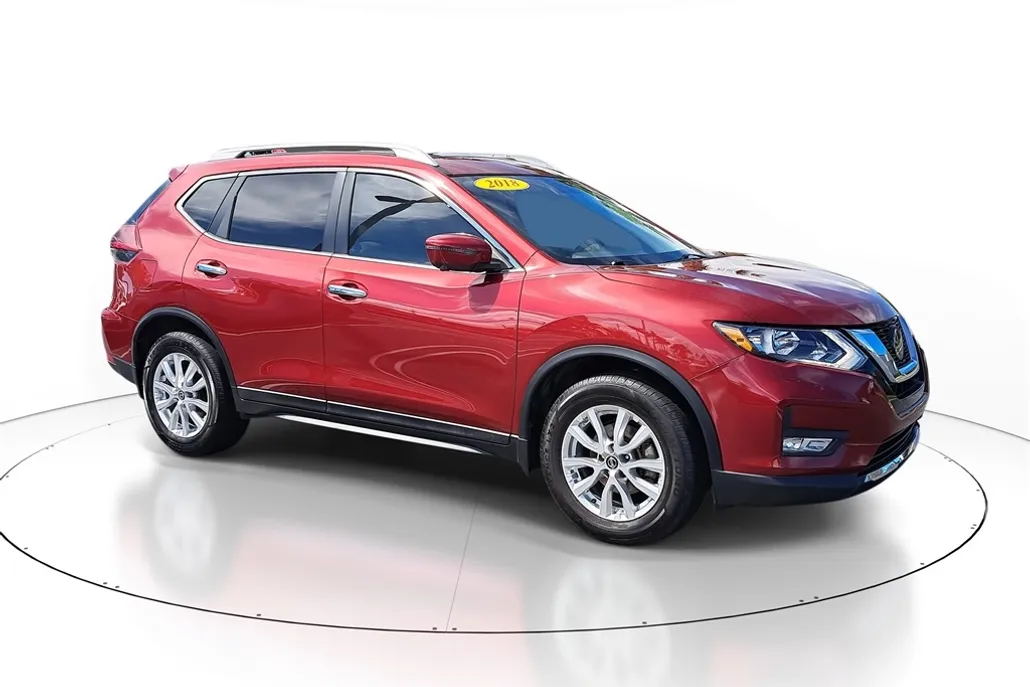 2018 Nissan Rogue SV photo 1
