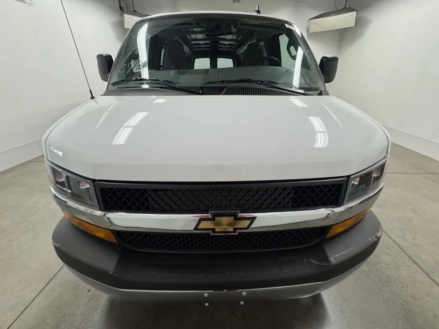 2025 Chevrolet Express Cargo 2500 Van photo 1