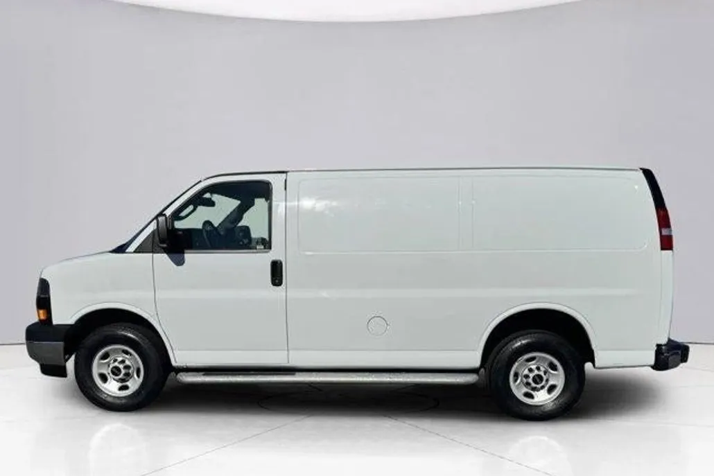 2023 Gmc Savana Cargo 2500 photo 1