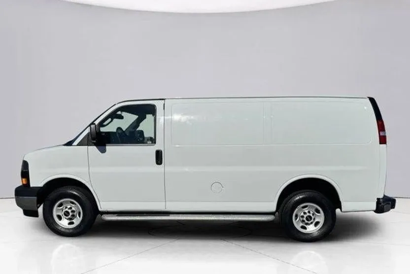 2023 Gmc Savana Cargo 2500 photo 1