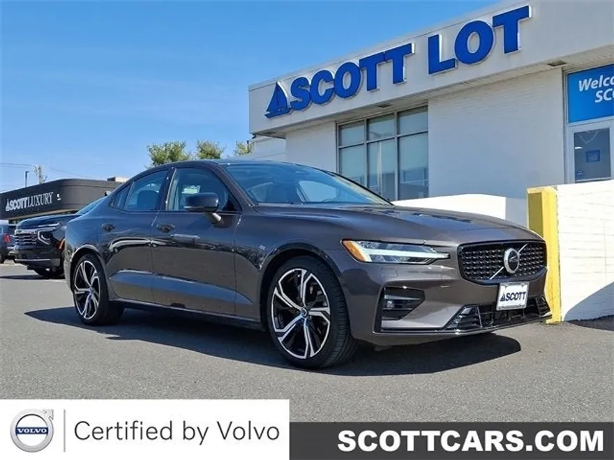 2025 Volvo S60 B5 Core photo 1