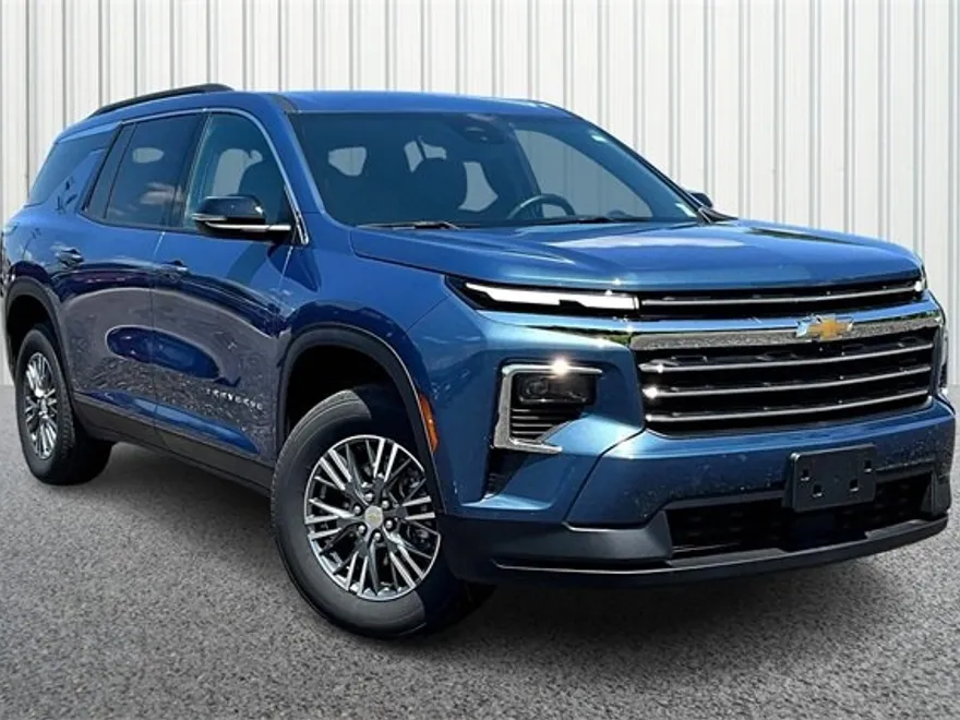 2025 Chevrolet Traverse photo 1