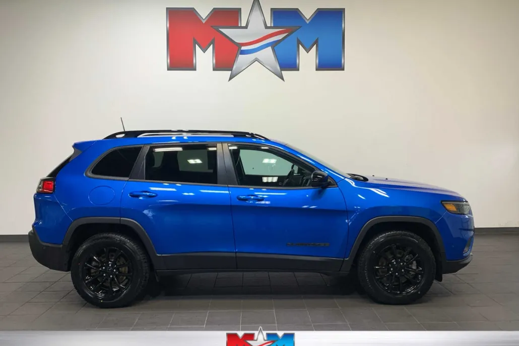 2023 Jeep Cherokee Altitude Lux photo 1