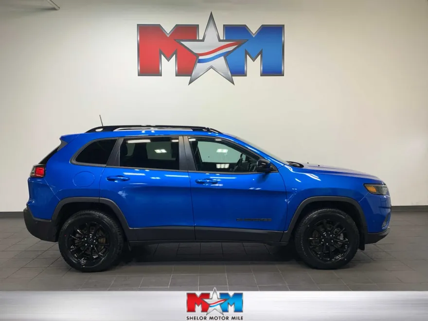 2023 Jeep Cherokee Altitude Lux photo 1