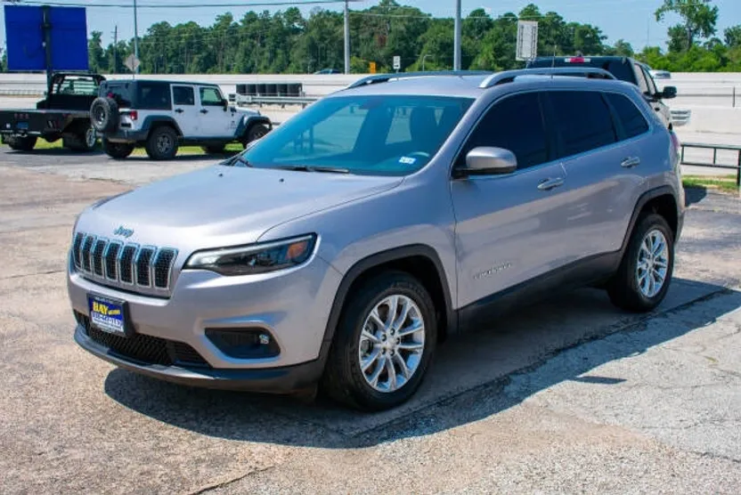 2019 Jeep Cherokee Latitude photo 1