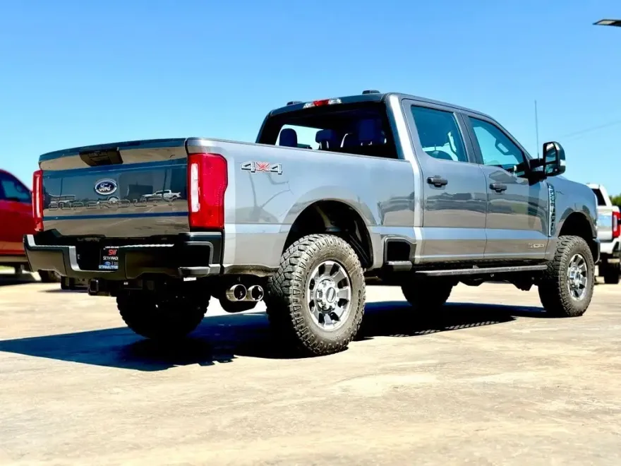 2025 Ford F-250 photo 1