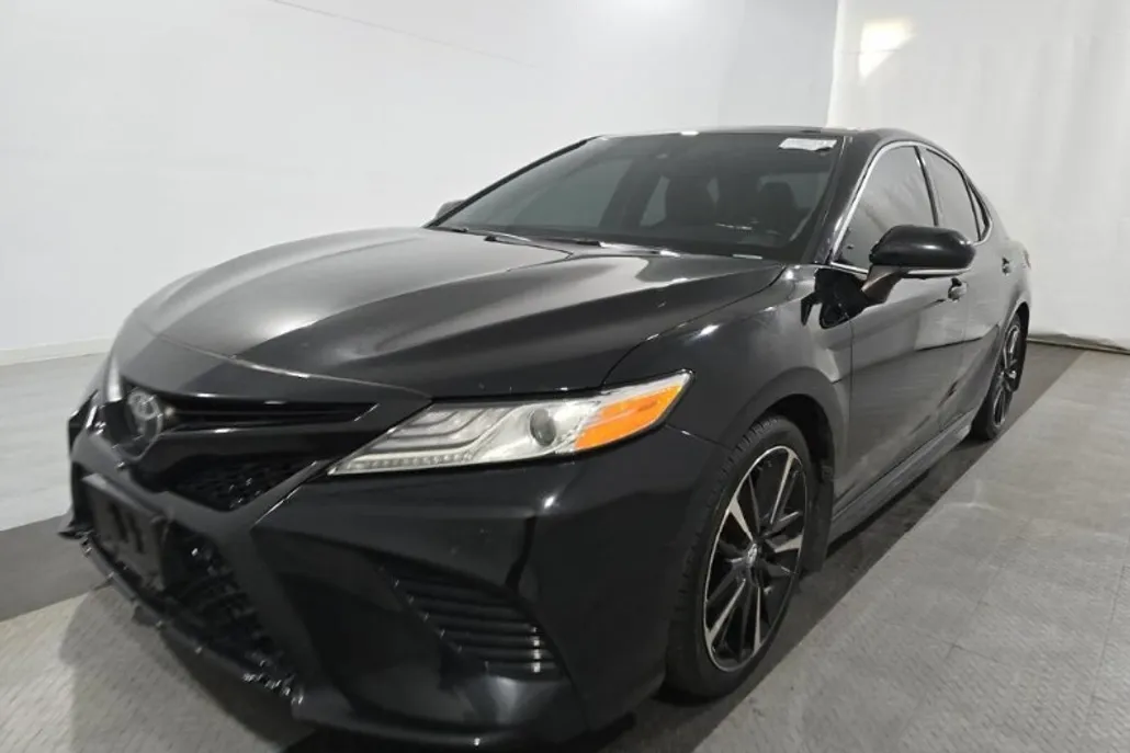 2020 Toyota Camry XSE photo 1