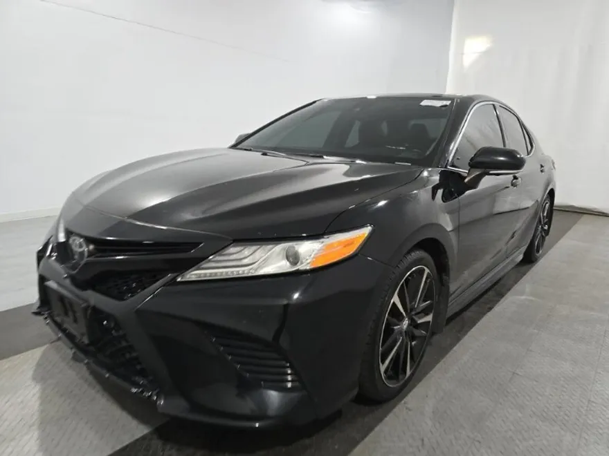 2020 Toyota Camry XSE photo 1