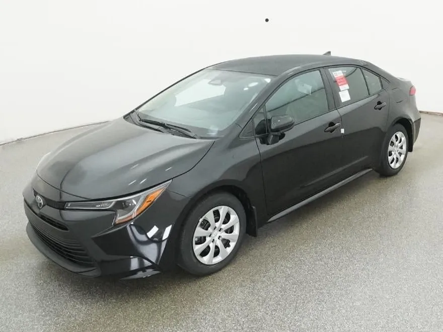 2026 Toyota Corolla LE photo 1
