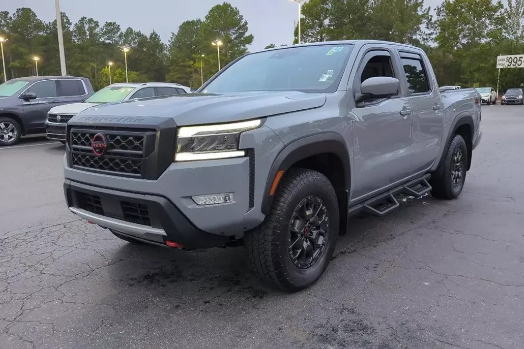 2023 Nissan Frontier PRO-4X photo 1