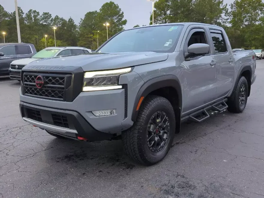 2023 Nissan Frontier PRO-4X photo 1