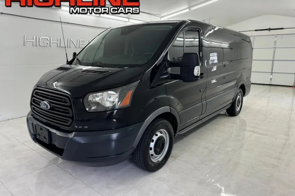 2018 Ford Transit Passenger XLT photo 1