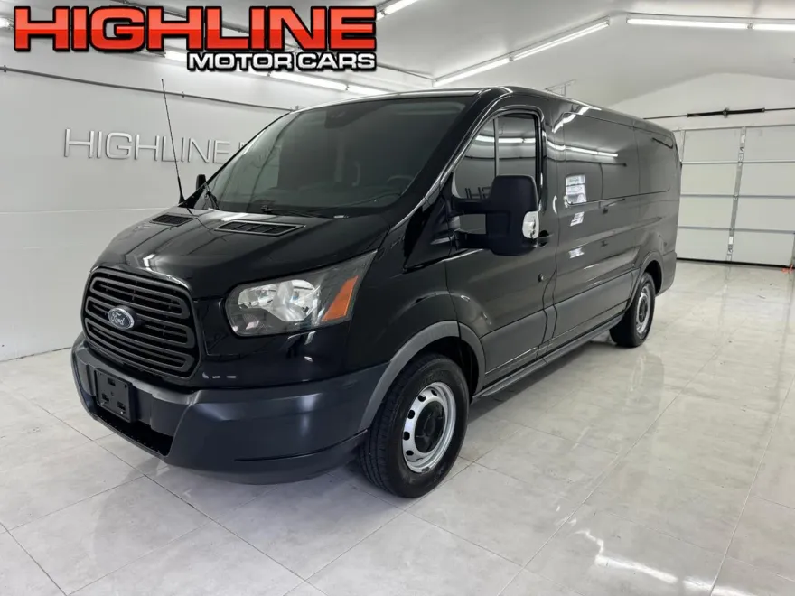 2018 Ford Transit Passenger XLT photo 1