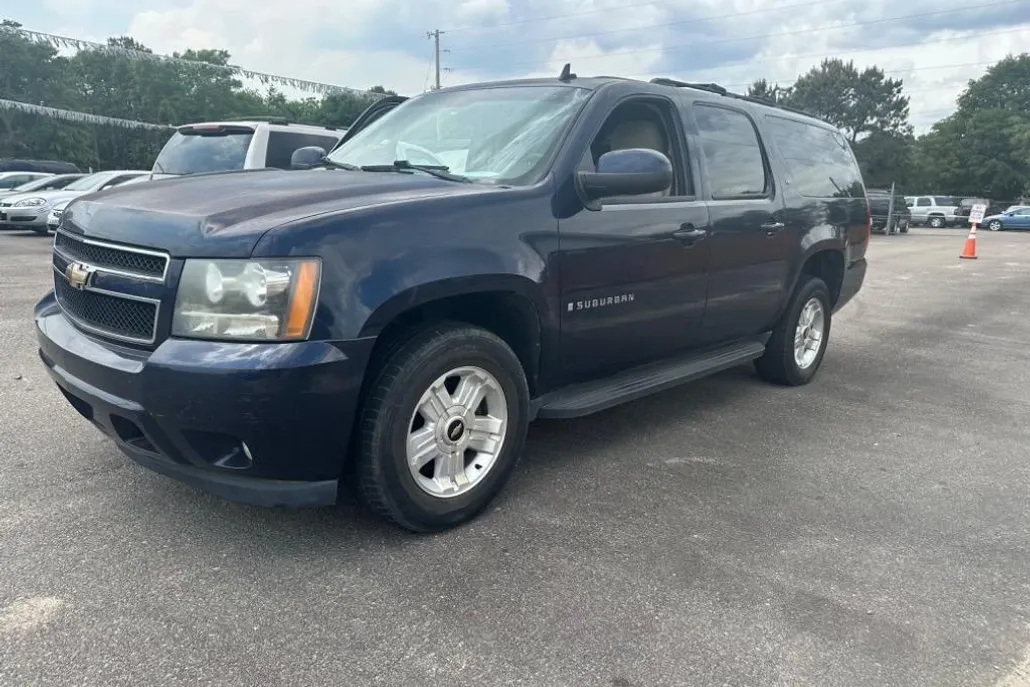 2009 Chevrolet Suburban LT photo 1