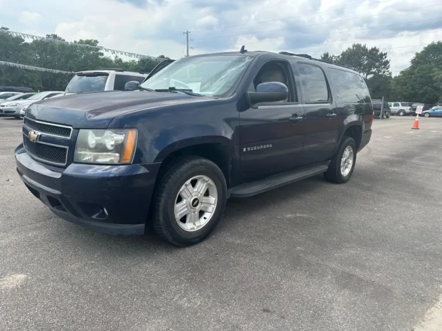 2009 Chevrolet Suburban LT photo 1