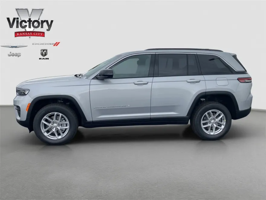 2025 Jeep Grand Cherokee Laredo photo 1