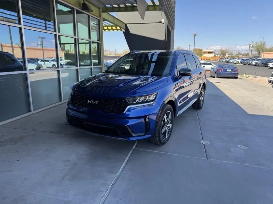 2023 Kia Sorento S photo 1