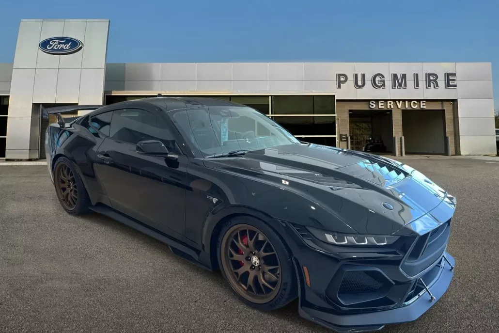 2025 Ford Mustang GT photo 1