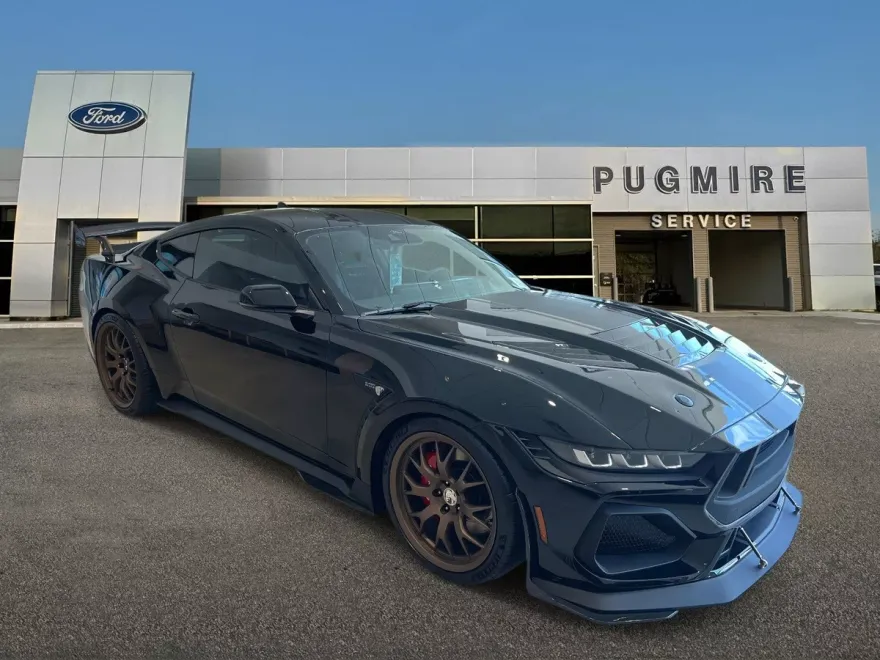 2025 Ford Mustang GT photo 1