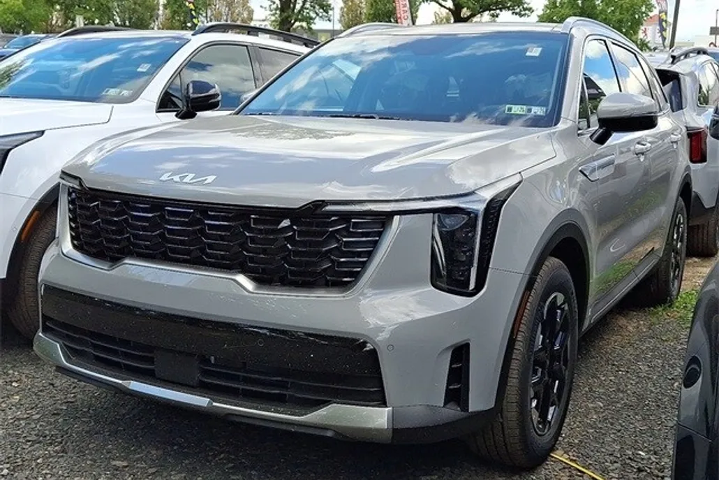2026 Kia Sorento S photo 1