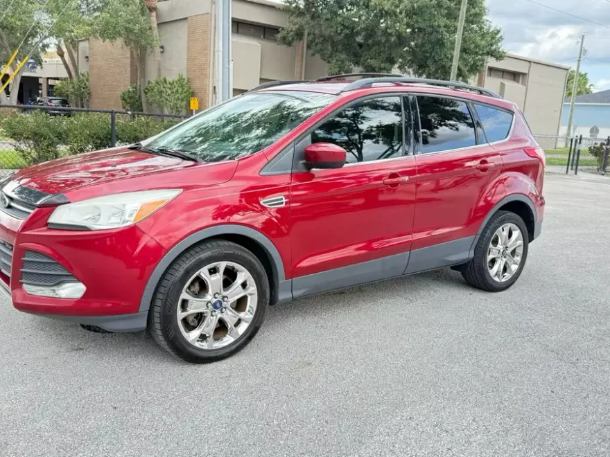 2016 Ford Escape SE Sport photo 1