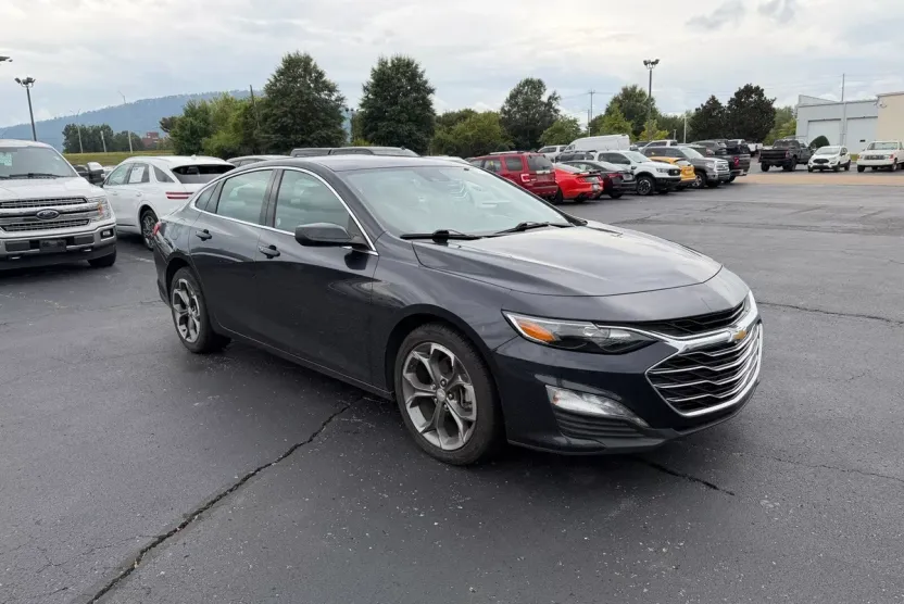 2023 Chevrolet Malibu 1LT photo 1