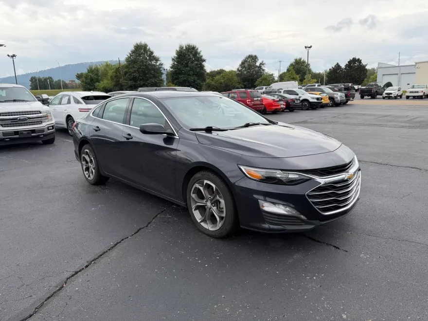 2023 Chevrolet Malibu 1LT photo 1