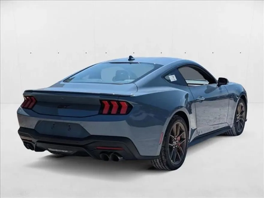 2025 Ford Mustang GT Premium photo 2