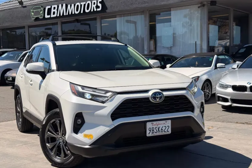 2022 Toyota RAV4 Hybrid XLE Premium photo 1
