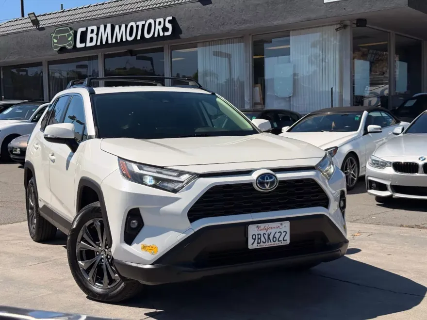 2022 Toyota RAV4 Hybrid XLE Premium photo 1