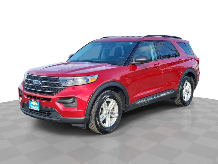 2023 Ford Explorer XLT photo 1