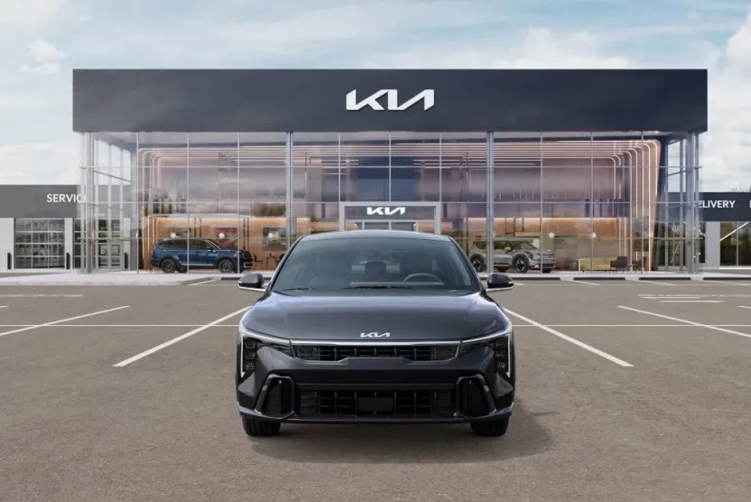 2025 Kia K4 GT-Line photo 1