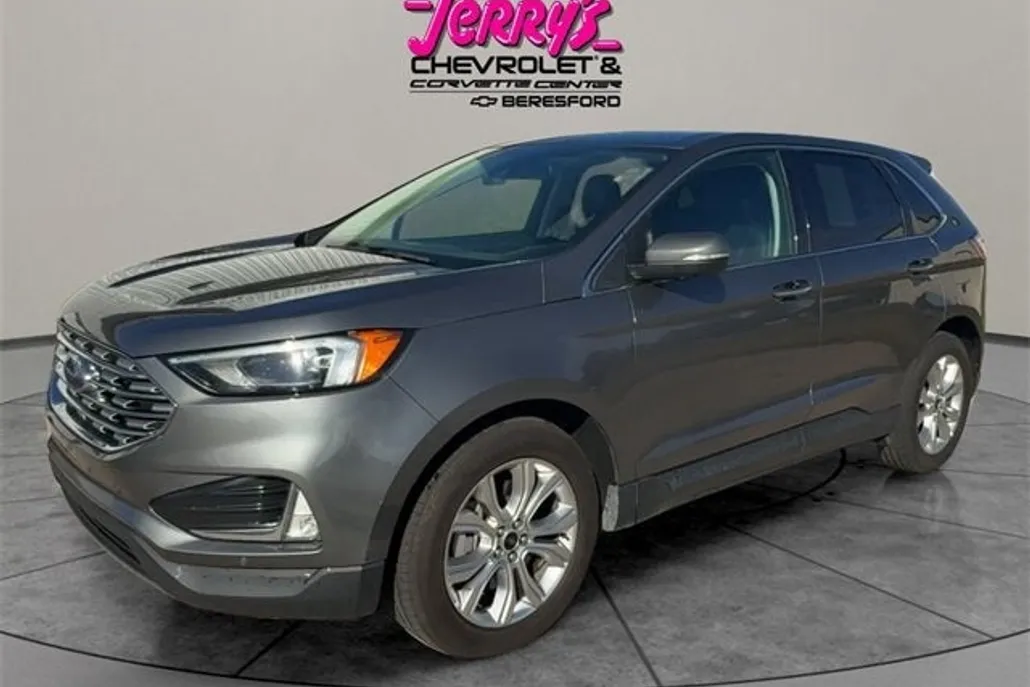 2024 Ford Edge Titanium photo 1