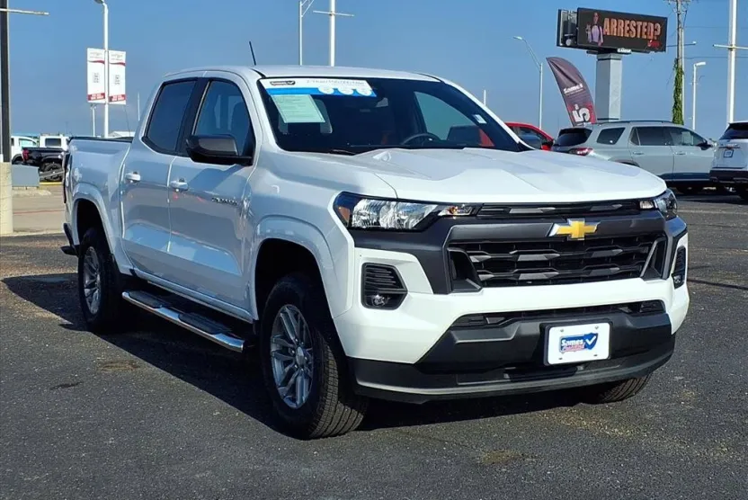 2023 Chevrolet Colorado LT photo 1