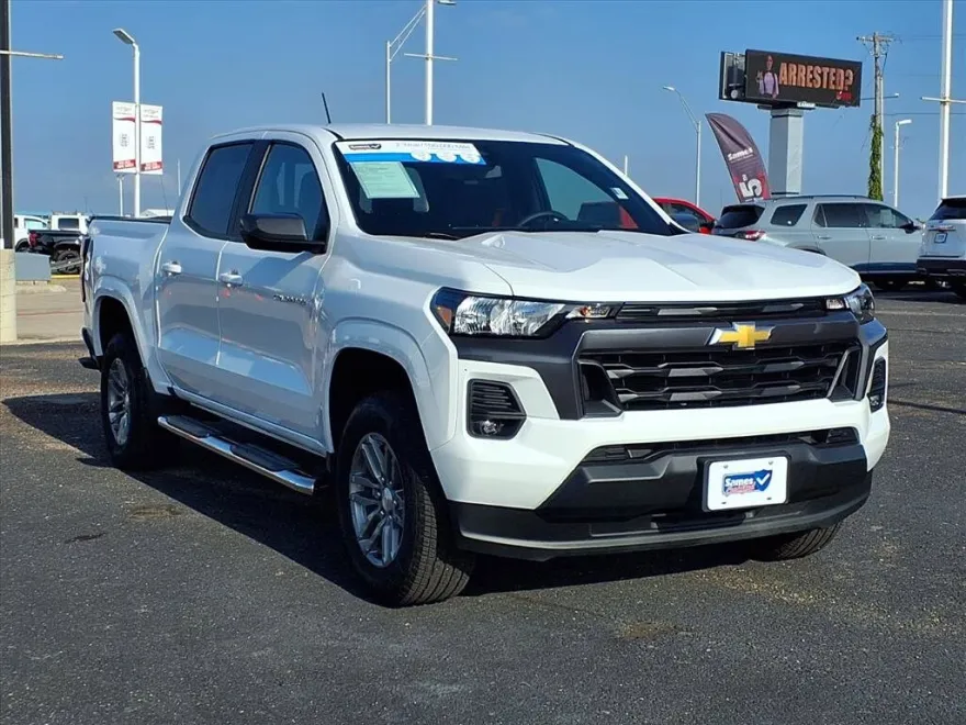 2023 Chevrolet Colorado LT photo 1