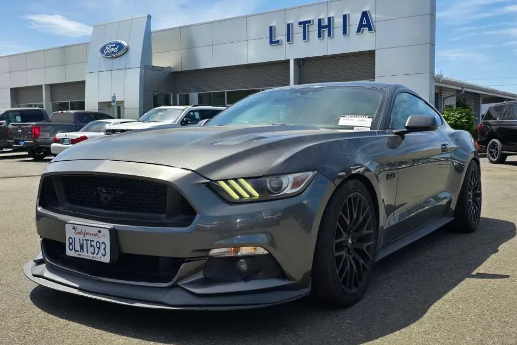 2017 Ford Mustang GT photo 1