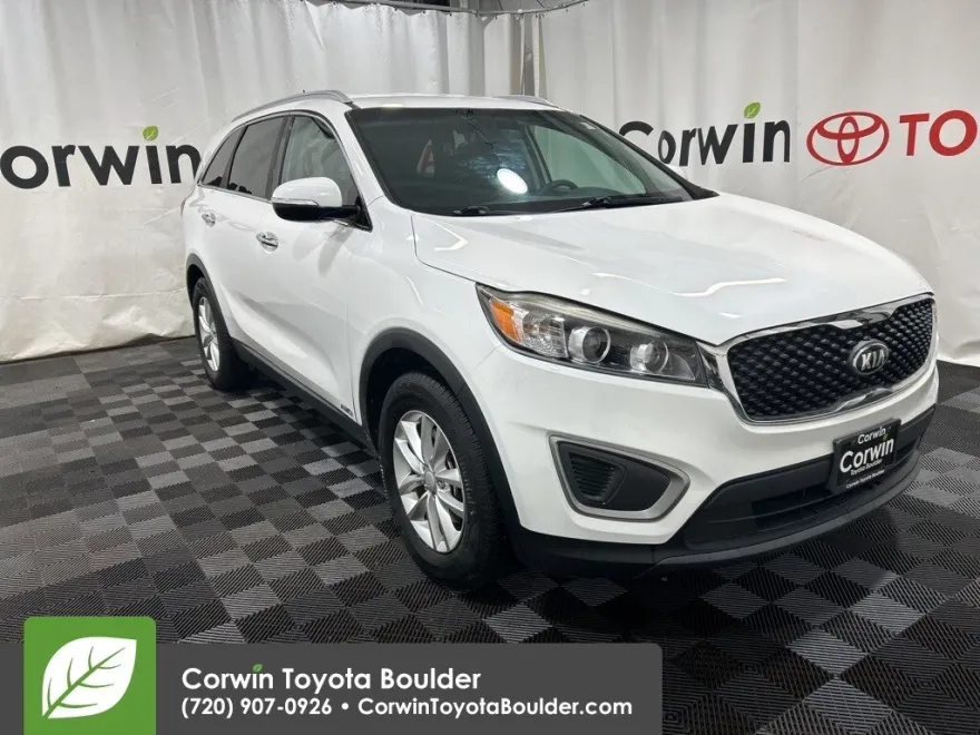 2016 Kia Sorento LX photo 1