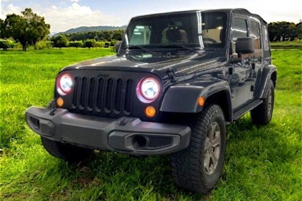 2018 Jeep Wrangler Unlimited Golden Eagle photo 1