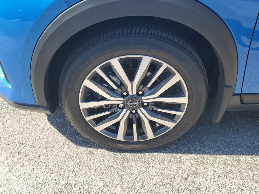 2024 Nissan Kicks SV photo 1