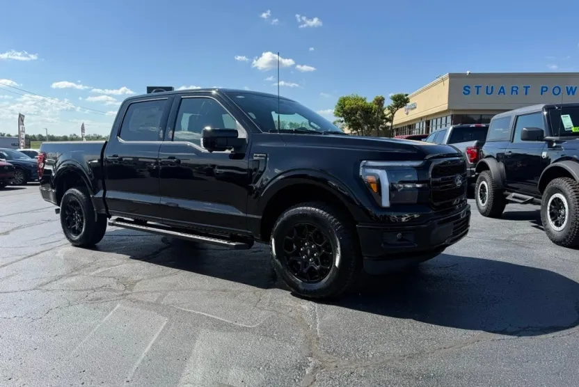 2025 Ford F-150 Lariat photo 1