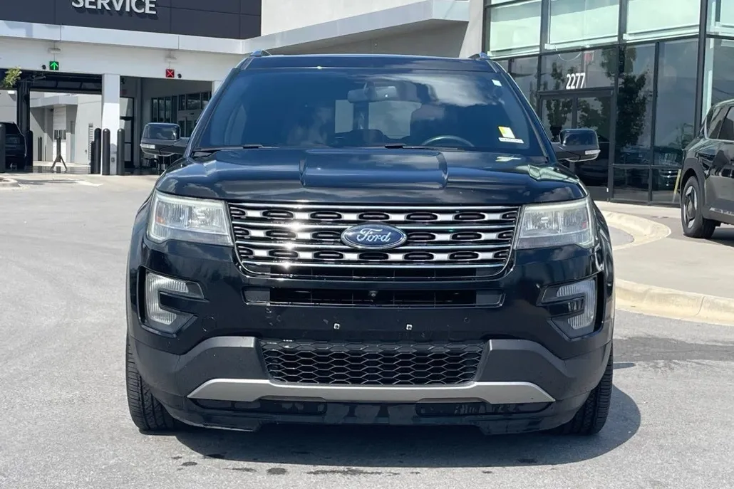2017 Ford Explorer Limited photo 1