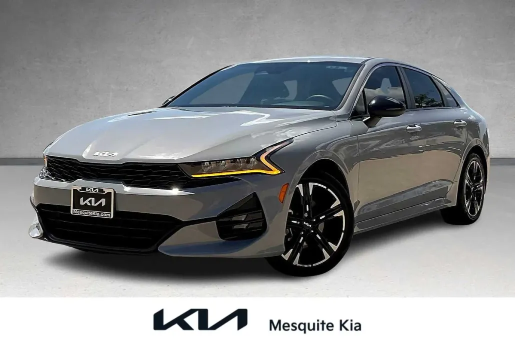 2024 Kia K5 GT-Line photo 1