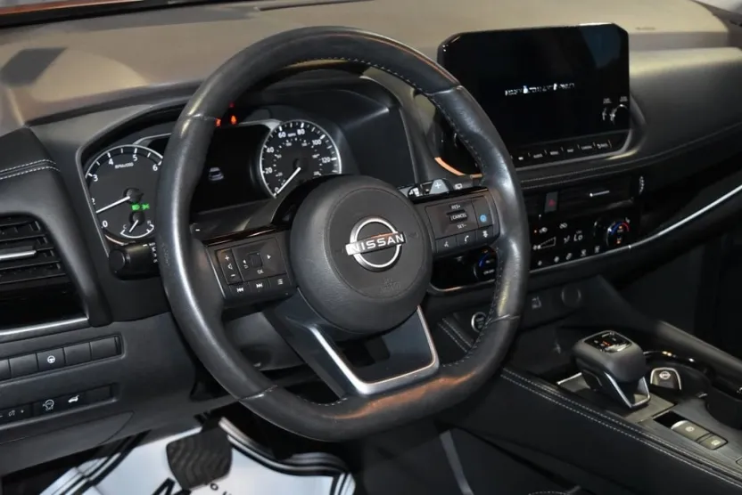 2023 Nissan Rogue SL photo 1