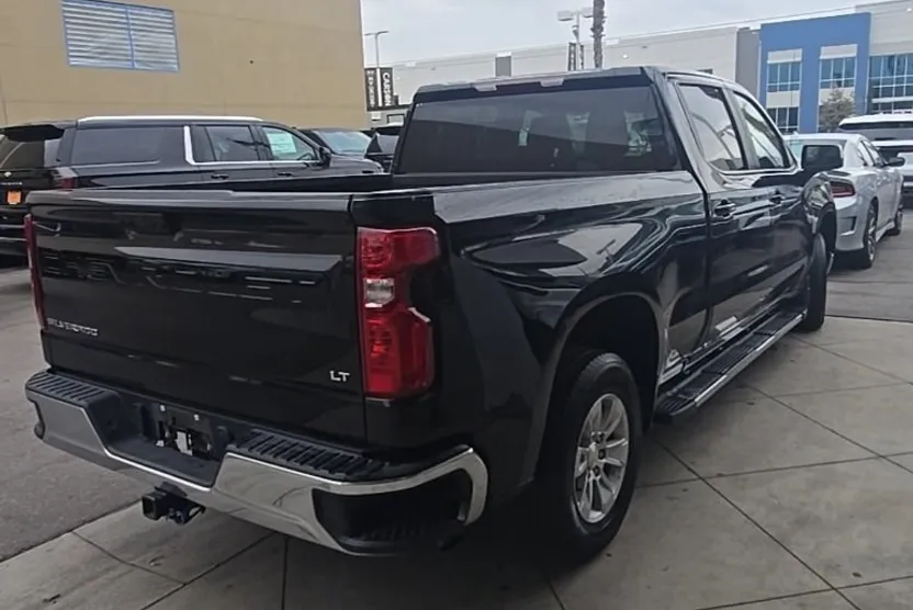 2024 Chevrolet Silverado 1500 LT photo 1