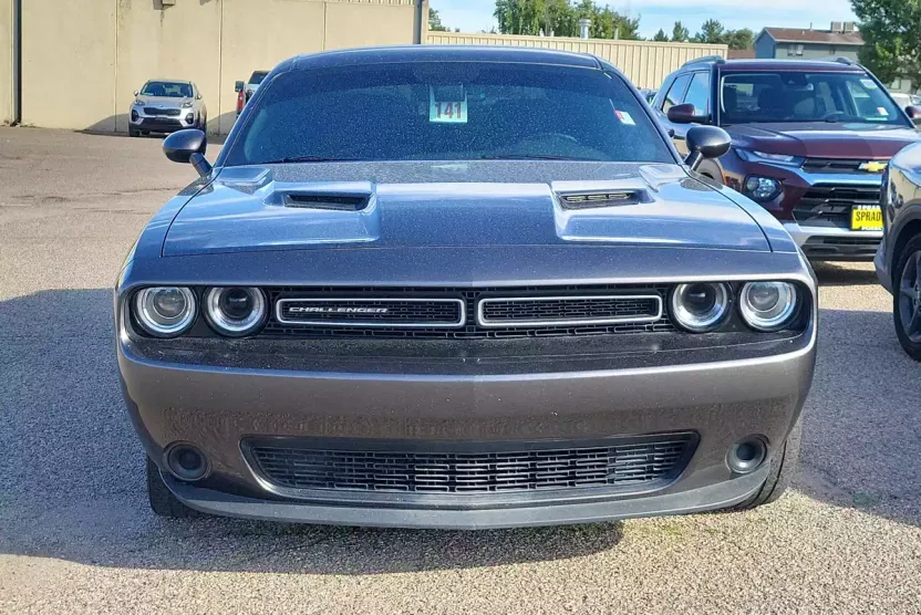 2021 Dodge Challenger SXT photo 1