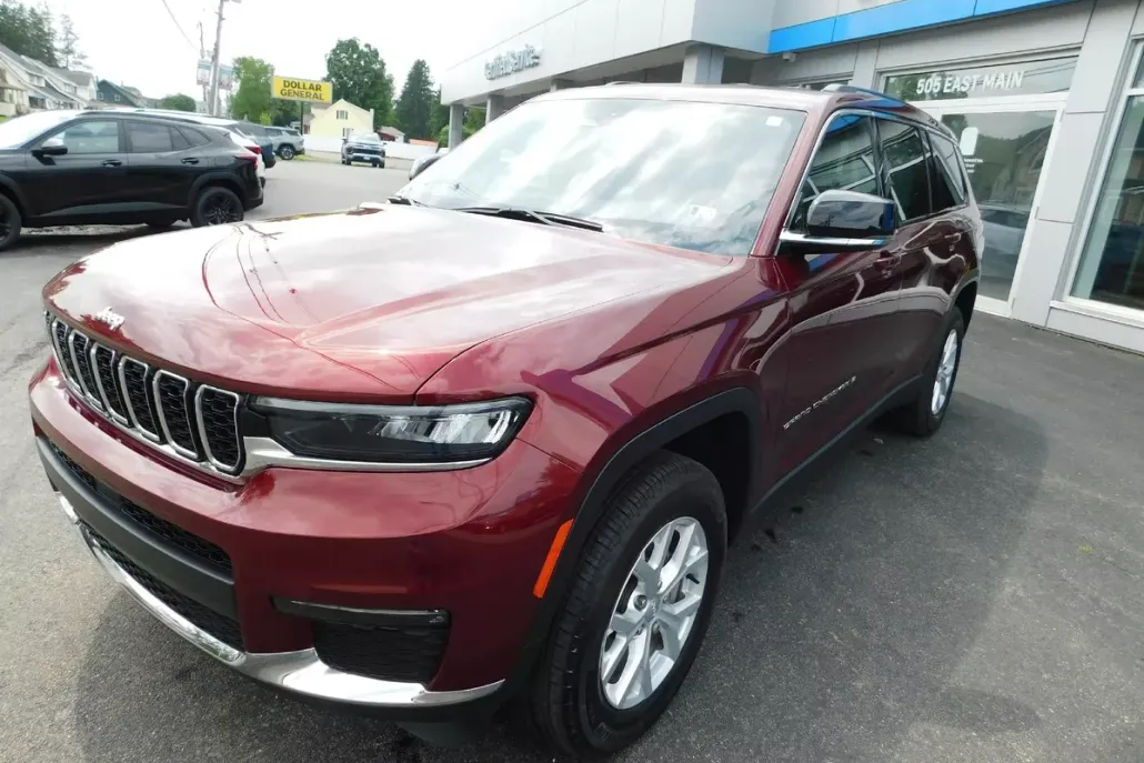 2023 Jeep Grand Cherokee Limited photo 1